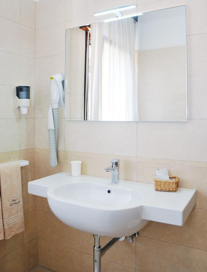 Hotel Giacomazzo Caorle Eksteriør bilde